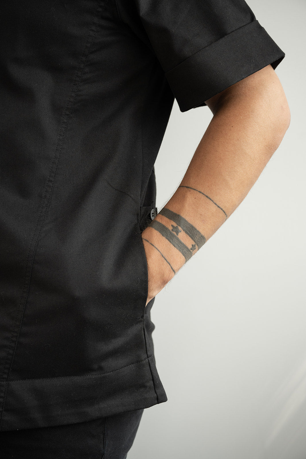 Camisa Esencial - Negra
