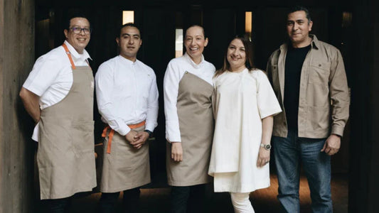 UNIFORMES PERSONALIZADOS: CÓMO UNIFICAR LA IMAGEN SIN PERDER IDENTIDAD DE MARCA