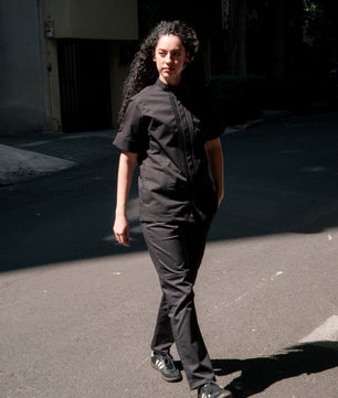 Camisa Esencial Unisex Negra