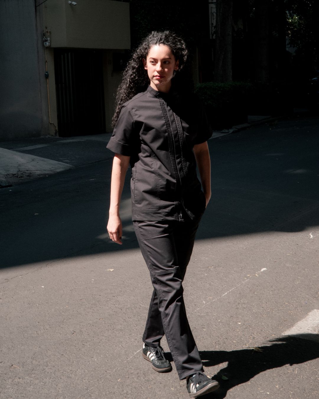 Camisa Esencial Unisex Negra