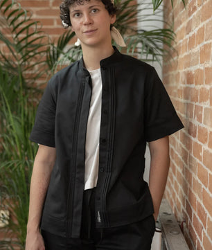 Camisa Esencial Negra Dama