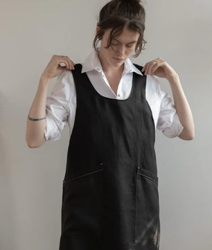 Mandil cruzado lino azabache